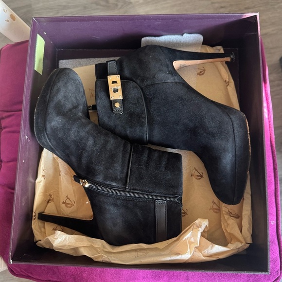 Vince Camuto Women’s Size 9M Stiletto Black Suede Ankle Booties Vi-Evalina w/box - Picture 7 of 10